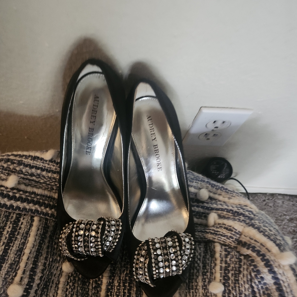 Audrey Brooke Black Women's Shoes